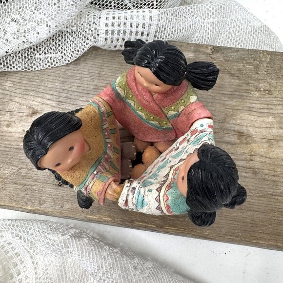 1994 Enesco Corp Three Girls Circle Figurine Handpainted Ceramic Vintage Decor - Picture 5 of 7